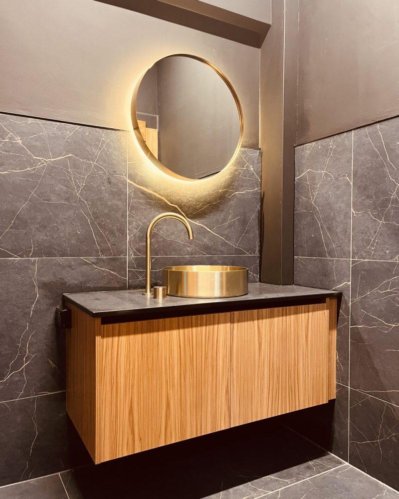 Commercial Interior Fitout_Bathroom_Deluxe Plumbing & Gas-min